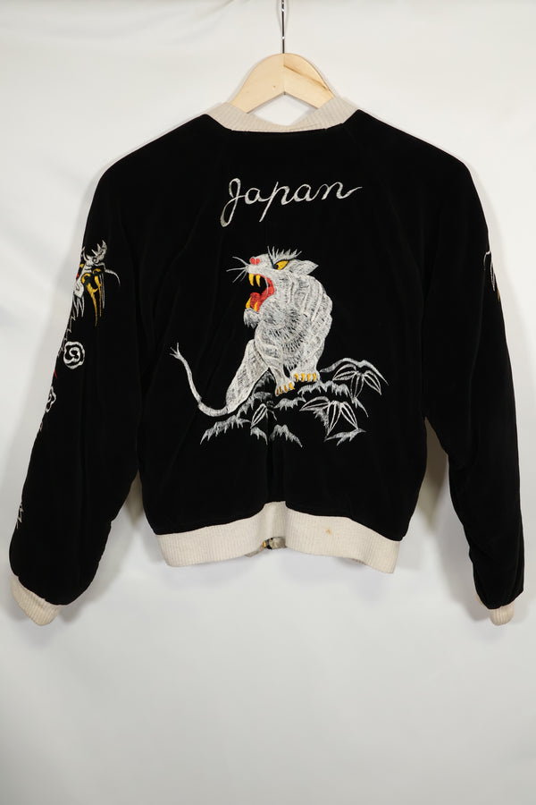 เสื้อแจ็คเก็ตญี่ปุ่นยุค 1950 ลายเสือ มีป้ายขนาดพร้อม สภาพดี เล็กเล็กน้อย