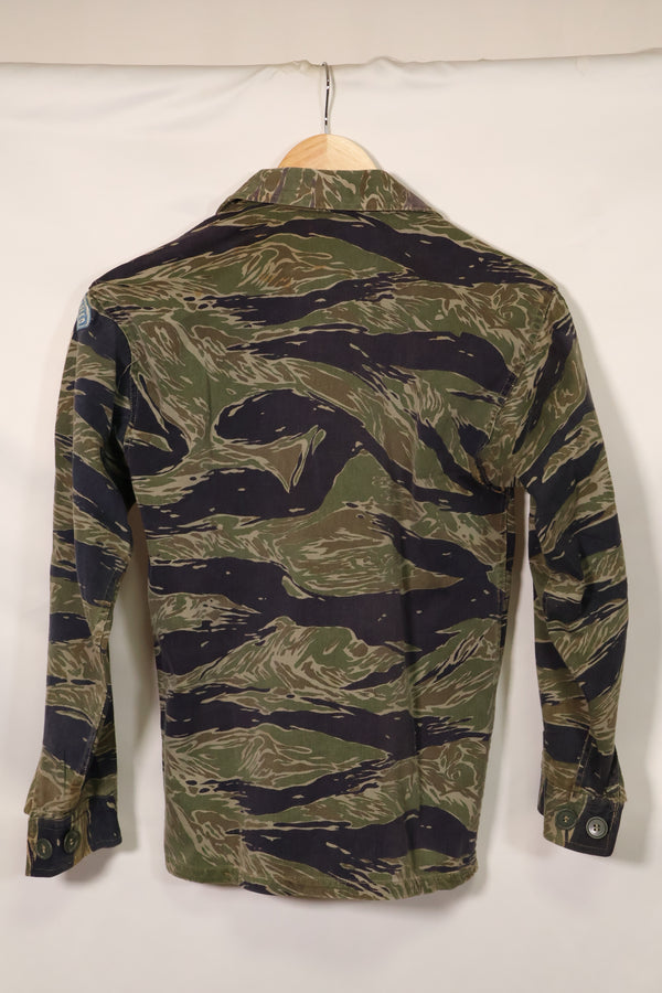 เสื้อเชิ้ตลายเสือ AS Silver Tiger มือสองจากยุค 1960 พร้อมป้าย ARVN
