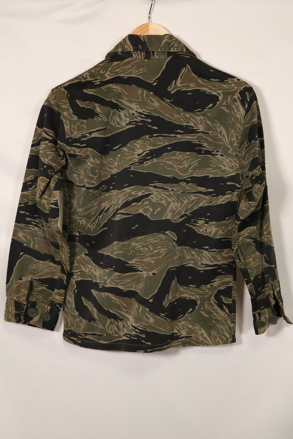 เสื้อเชิ้ตลายเสือ AS Silver Tiger มือสองจากยุค 1960 พร้อมแพทช์ ล่าม