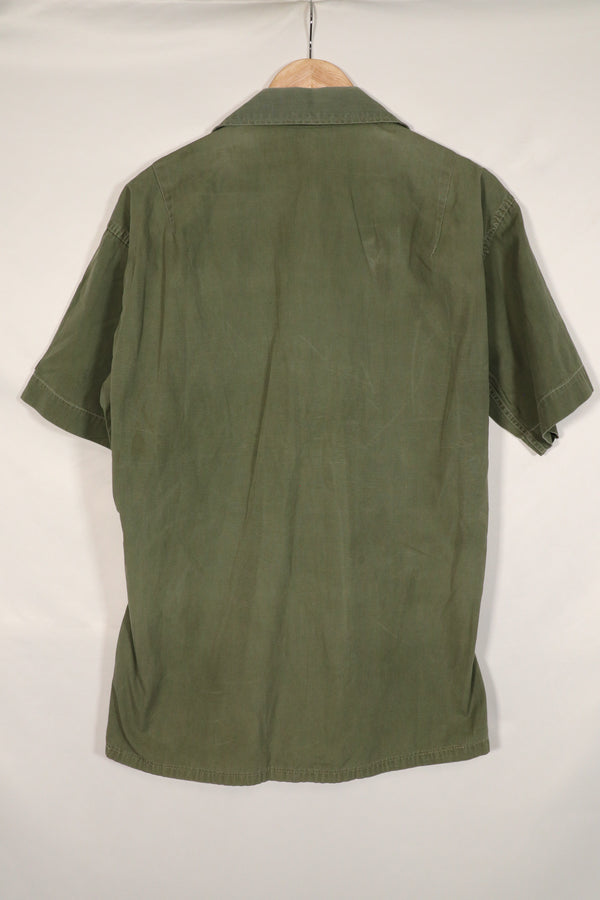 เสื้อเชิ้ต USAF South Vietnam Advisor OG-107 ของกองทัพอากาศสหรัฐฯ ของแท้ แขนสั้นแบบปรับแต่ง มือสอง