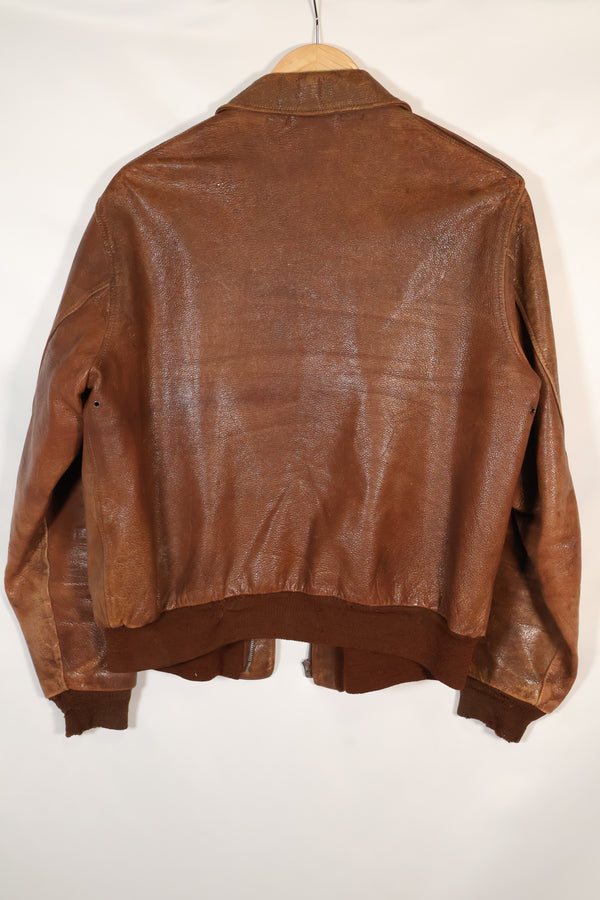เสื้อแจ็คเก็ตนักบิน A-2 ของกองทัพอากาศสหรัฐฯ มือสองจากยุคปี 1940 ไซส์ 40 พร้อมป้าย Squadron