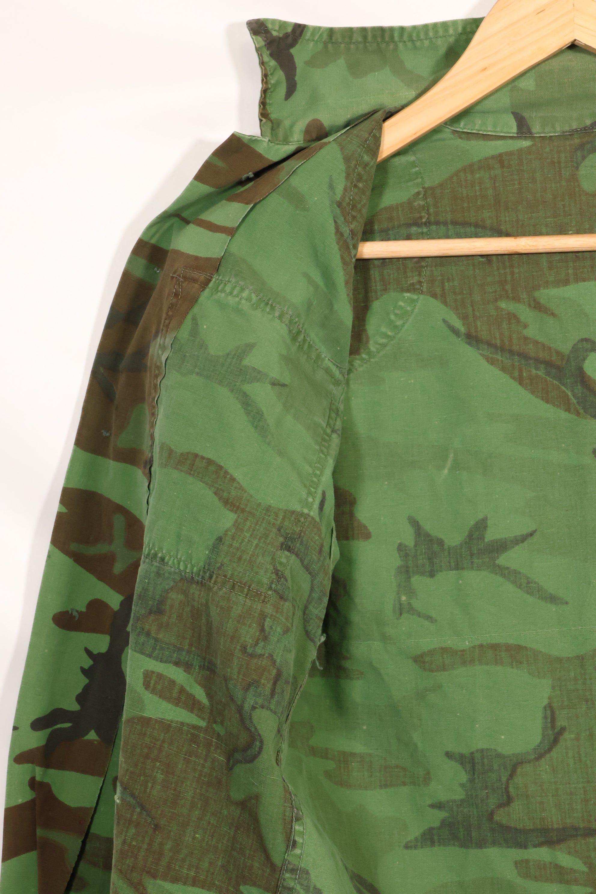 1960年代 ポップリン製 ARVN リーフ迷彩 シャツ 薄手生地 レア品 中古品