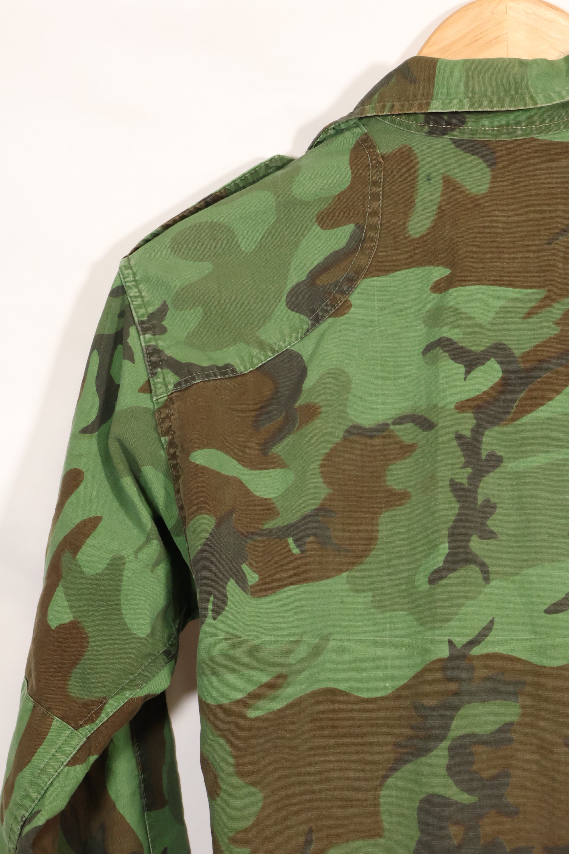 1960年代 ポップリン製 ARVN リーフ迷彩 シャツ 薄手生地 レア品 中古品