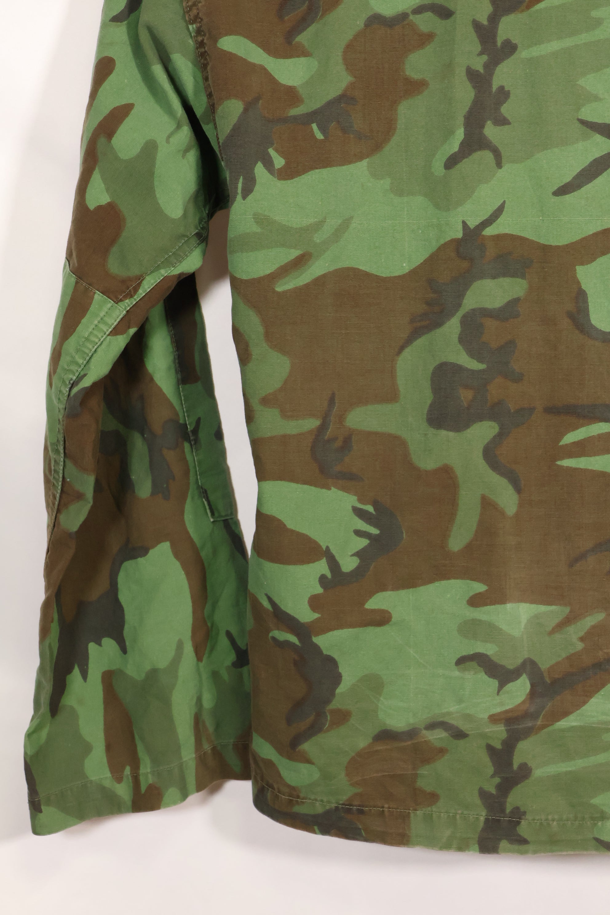 1960年代 ポップリン製 ARVN リーフ迷彩 シャツ 薄手生地 レア品 中古品