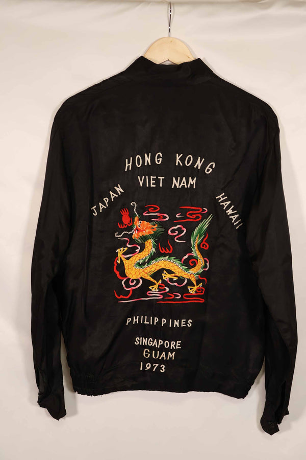 แจ็คเก็ตทัวร์ของกองทัพเรือสหรัฐฯ ปี 1973 ของแท้ น้ำหนักเบา ไม่มีชื่อเรือ มือสอง
