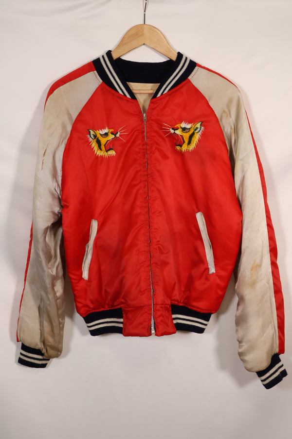 เสื้อแจ็คเก็ต Sukajan ของญี่ปุ่นจากยุค 1970 มือสอง สีแดงและสีขาว ผลิตซ้ำ ซ่อมแซม