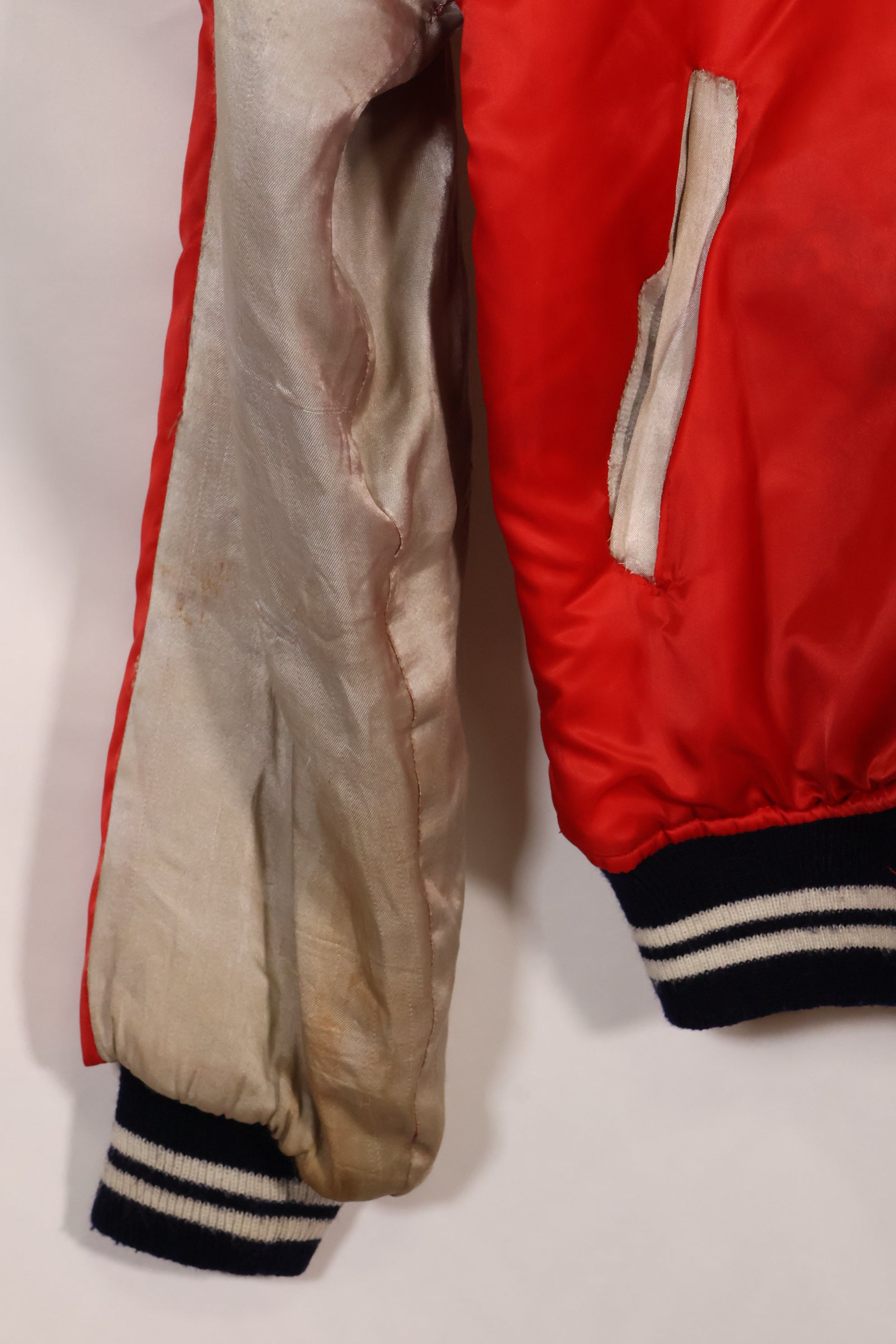 1970年代 日本製 Japan Jacket 中古品 スカジャン 赤白 当時の再現品 修繕あり