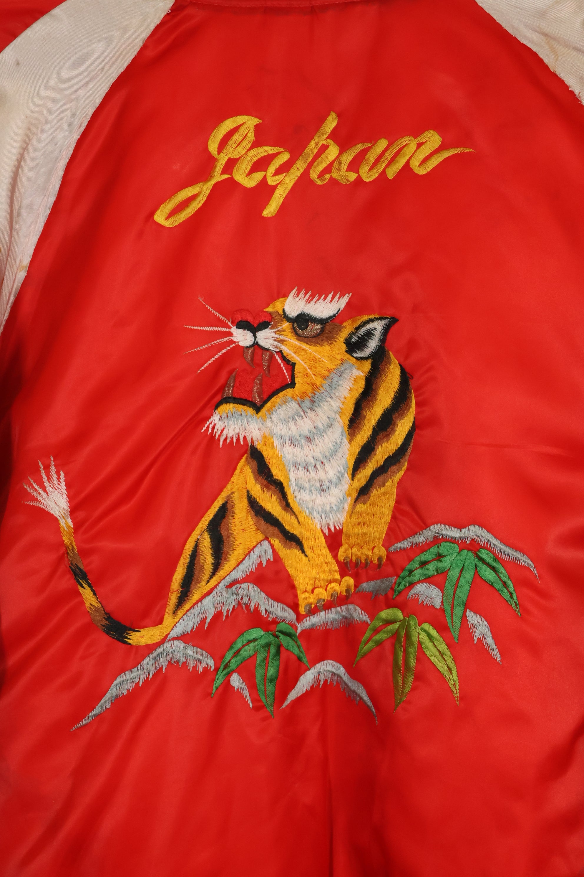 1970年代 日本製 Japan Jacket 中古品 スカジャン 赤白 当時の再現品 修繕あり