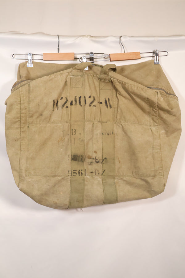 กระเป๋าใส่ชุดนักบิน USAAF ของกองทัพอากาศสหรัฐฯ มือสองจากยุค 1940
