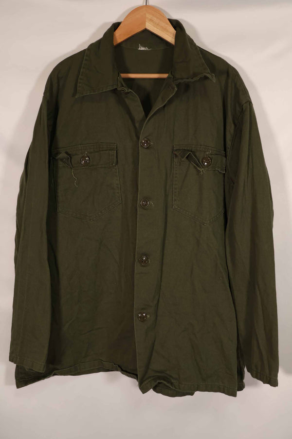 เสื้อเชิ้ต OG-107 Utility ของกองทัพสหรัฐฯ แท้ ต้นทศวรรษ 1960 ขนาด C ไม่มีป้าย มือสอง