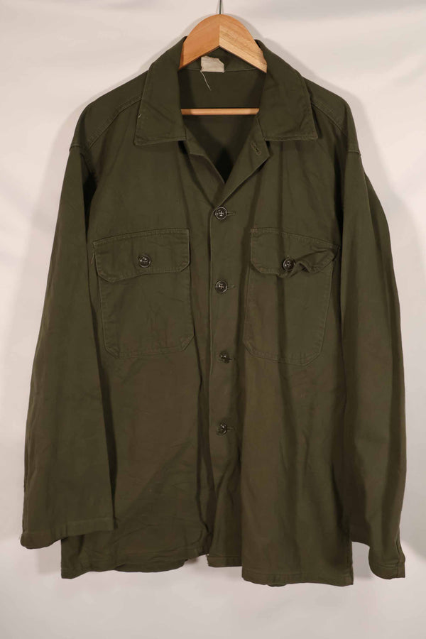 เสื้อเชิ้ตยูทิลิตี้ OG-107 ของกองทัพบกสหรัฐฯ แท้ ต้นทศวรรษ 1960 มือสอง สภาพ A
