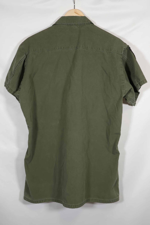 เสื้อแจ็คเก็ต Jungle Fatigue รุ่นที่ 4 ของกองทัพเรือสหรัฐฯ ของแท้ที่สวมใส่โดยที่ปรึกษากลุ่มที่ปรึกษากองทัพเรือ