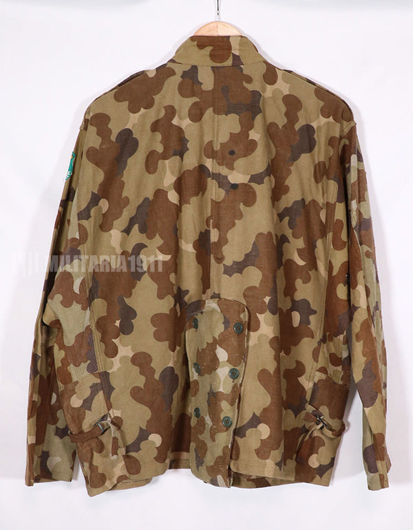 เสื้อแจ็คเก็ตทหารฝรั่งเศสแบบตัดพร้อมแพทช์ของตำรวจทหารเวียดนามใต้ที่ทำจากผ้าแท้