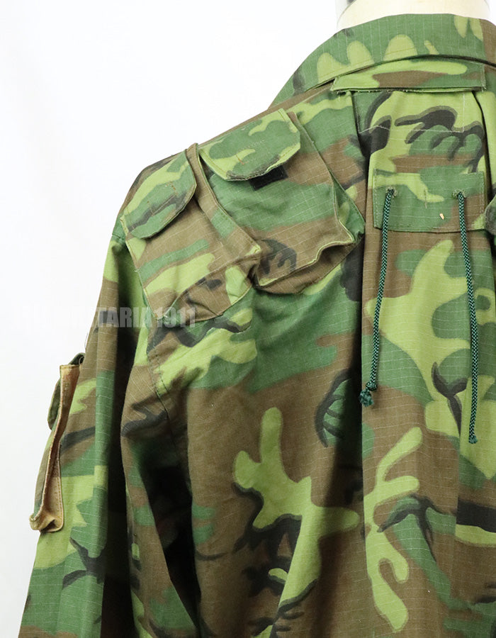 เสื้อคลุมทหารเรือจำลองของทีม SEAL ของกองทัพเรือสหรัฐฯ ทำจากผ้าแท้