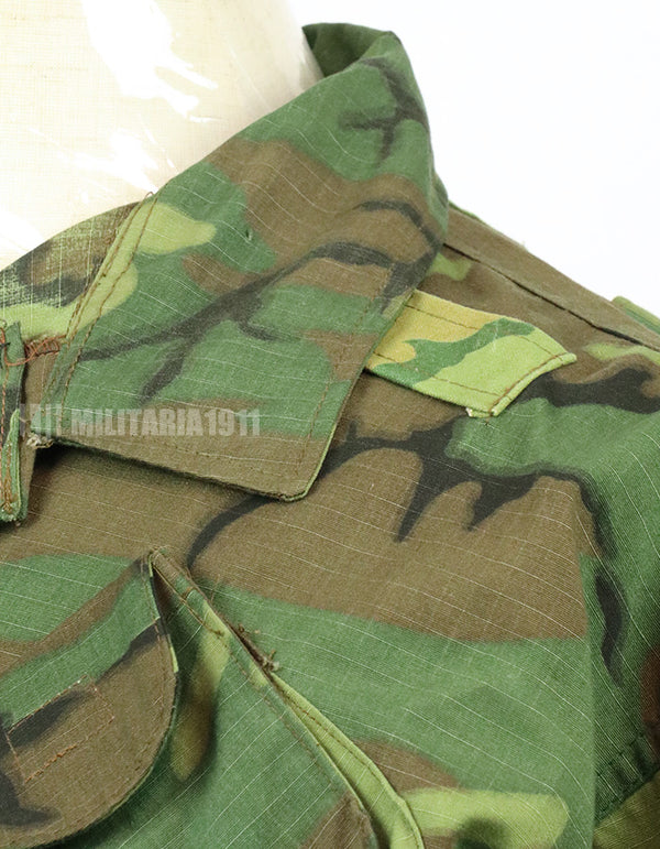 เสื้อคลุมทหารเรือจำลองของทีม SEAL ของกองทัพเรือสหรัฐฯ ทำจากผ้าแท้