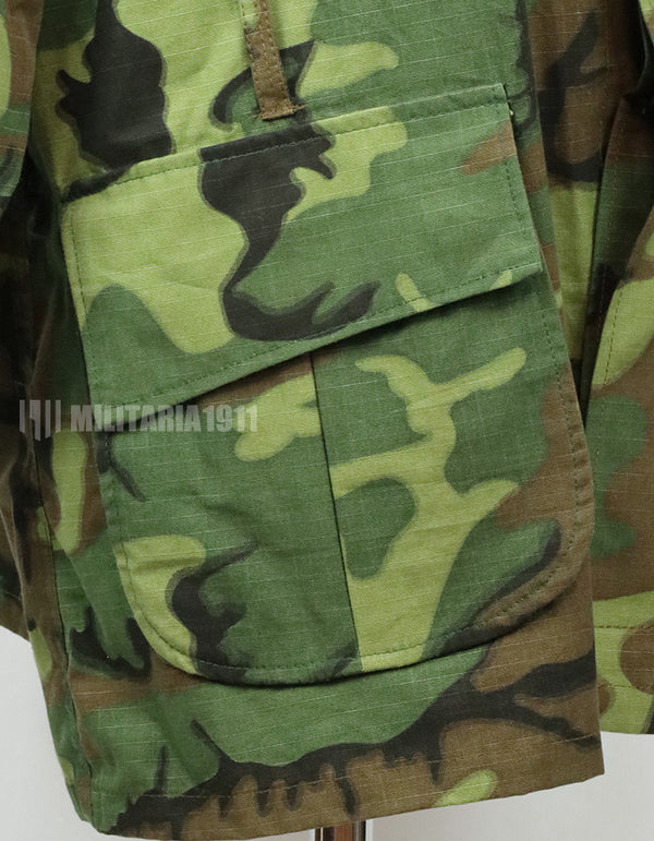 เสื้อคลุมทหารเรือจำลองของทีม SEAL ของกองทัพเรือสหรัฐฯ ทำจากผ้าแท้