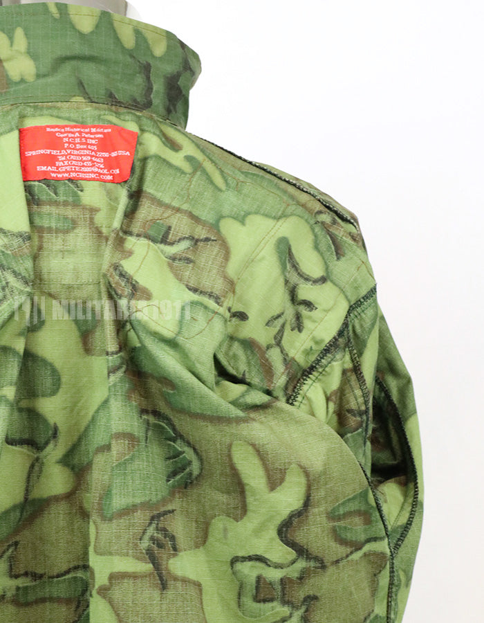 เสื้อคลุมทหารเรือจำลองของทีม SEAL ของกองทัพเรือสหรัฐฯ ทำจากผ้าแท้