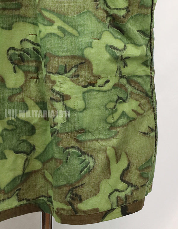 เสื้อคลุมทหารเรือจำลองของทีม SEAL ของกองทัพเรือสหรัฐฯ ทำจากผ้าแท้