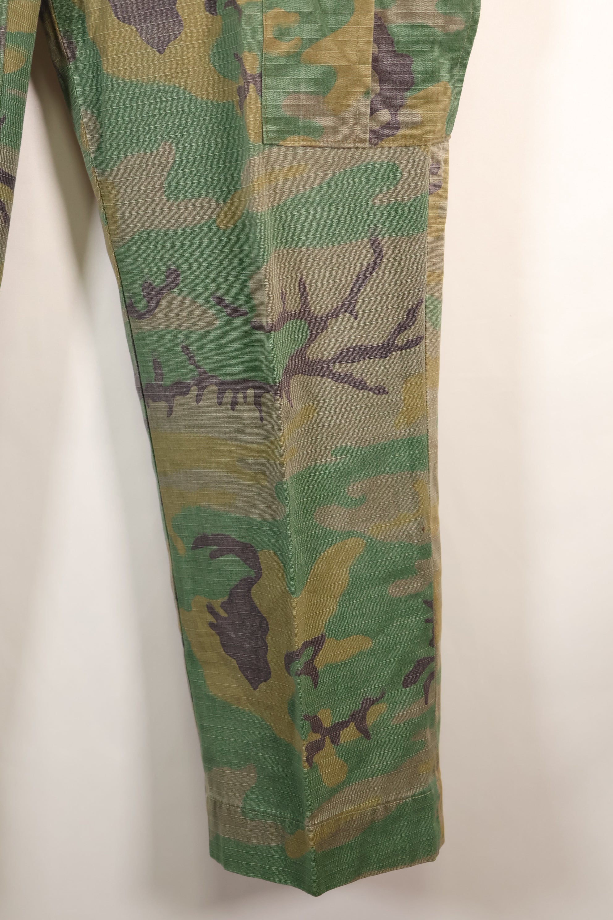 1970s สินค้าผลิตในท้องถิ่นโดยบุคคลทั่วไป ลายพราง ERDL ของกองทัพสหรัฐฯ แบบลอกเลียน กางเกงสแล็คทหาร มือสอง