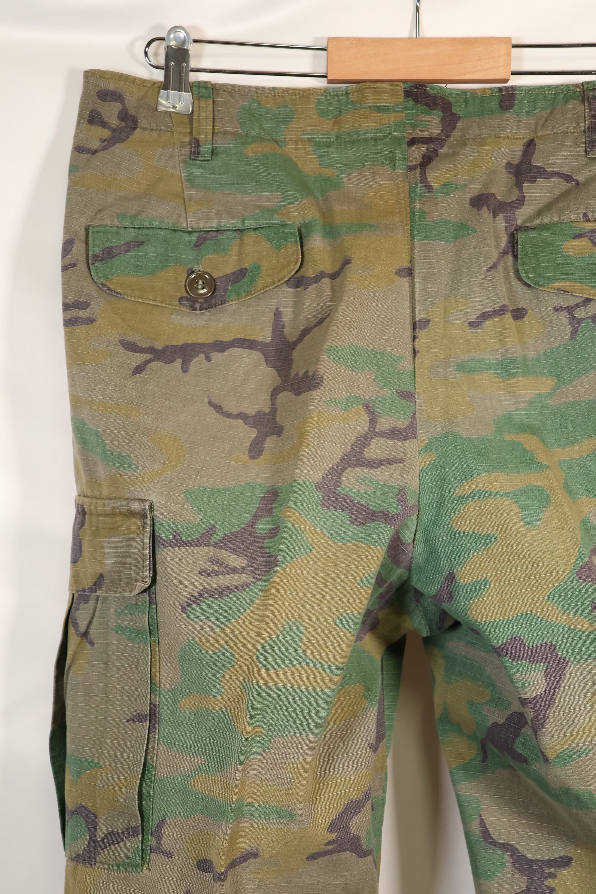 1970s สินค้าผลิตในท้องถิ่นโดยบุคคลทั่วไป ลายพราง ERDL ของกองทัพสหรัฐฯ แบบลอกเลียน กางเกงสแล็คทหาร มือสอง
