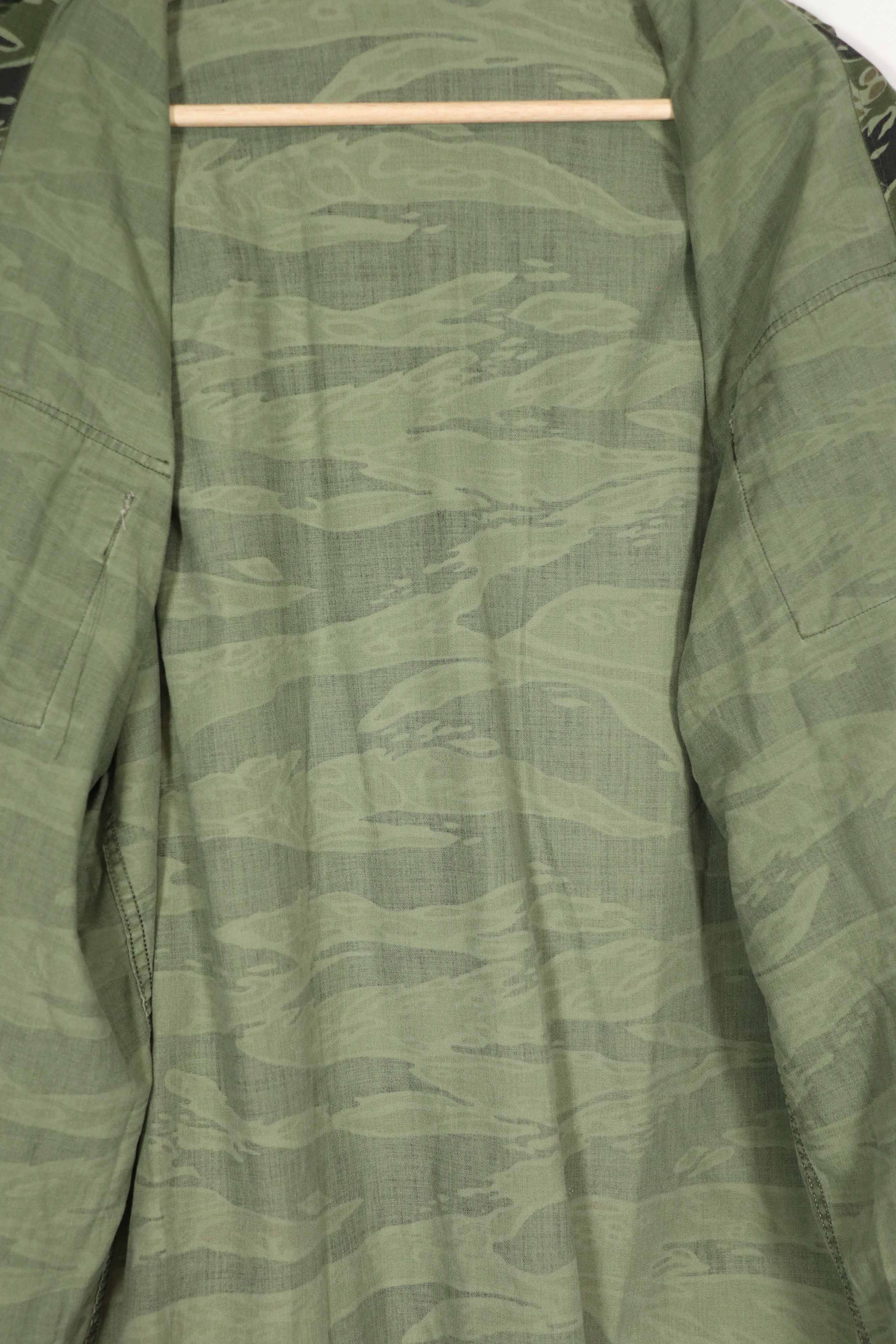 Real Late War Pattern Tiger Stripe Shirt, large size, missing buttons.