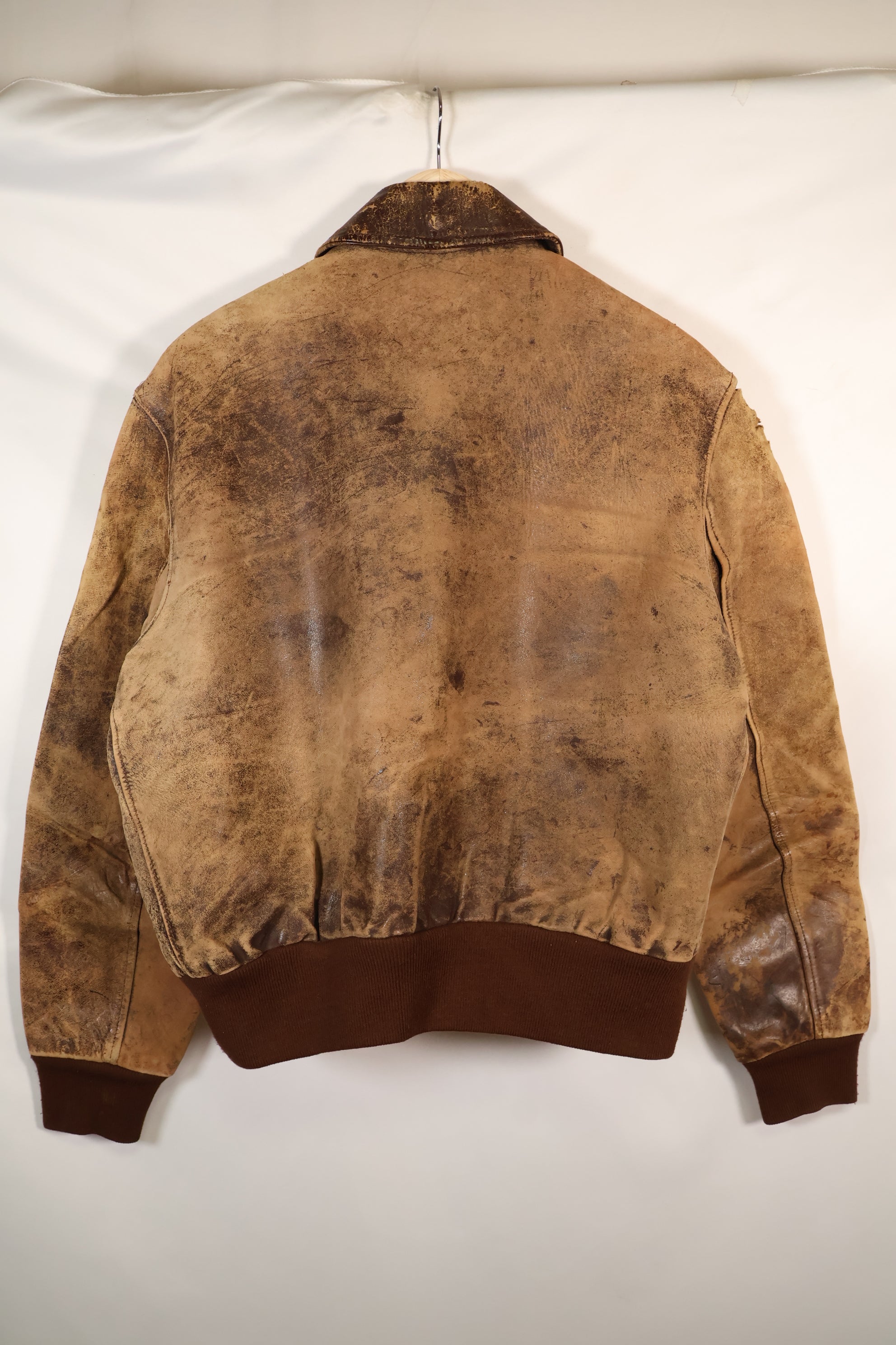 ช่วงปี 1940 ขนาด 46 ผู้ผลิตไม่ทราบ USAAF A-2 แจ็คเก็ตบิน สภาพตามที่ได้รับ สินค้ามือสอง