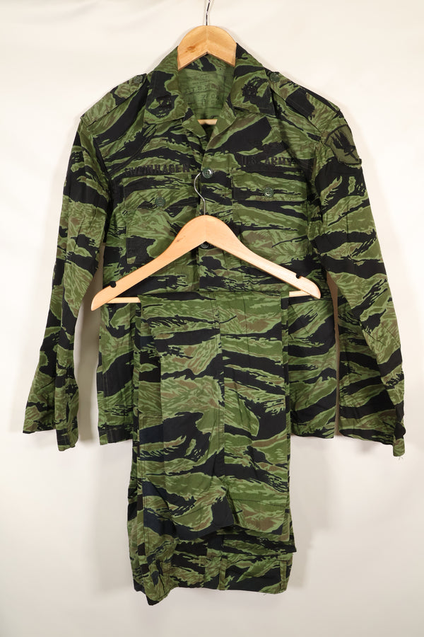 1968 and 1969 73rd surveillance airplane company direct embroidery VNMC 4th pattern tiger stripe set, never used