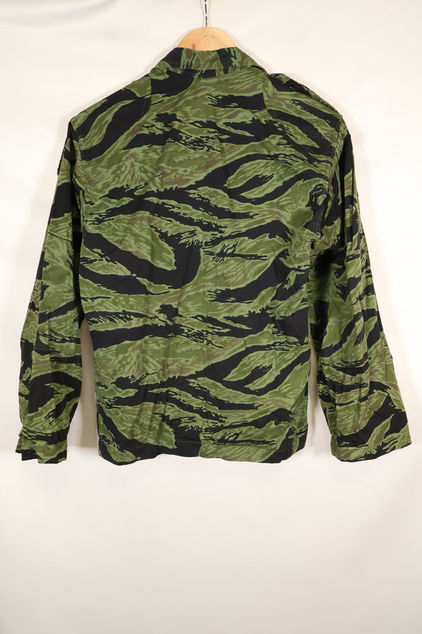 1968 and 1969 73rd surveillance airplane company direct embroidery VNMC 4th pattern tiger stripe set, never used