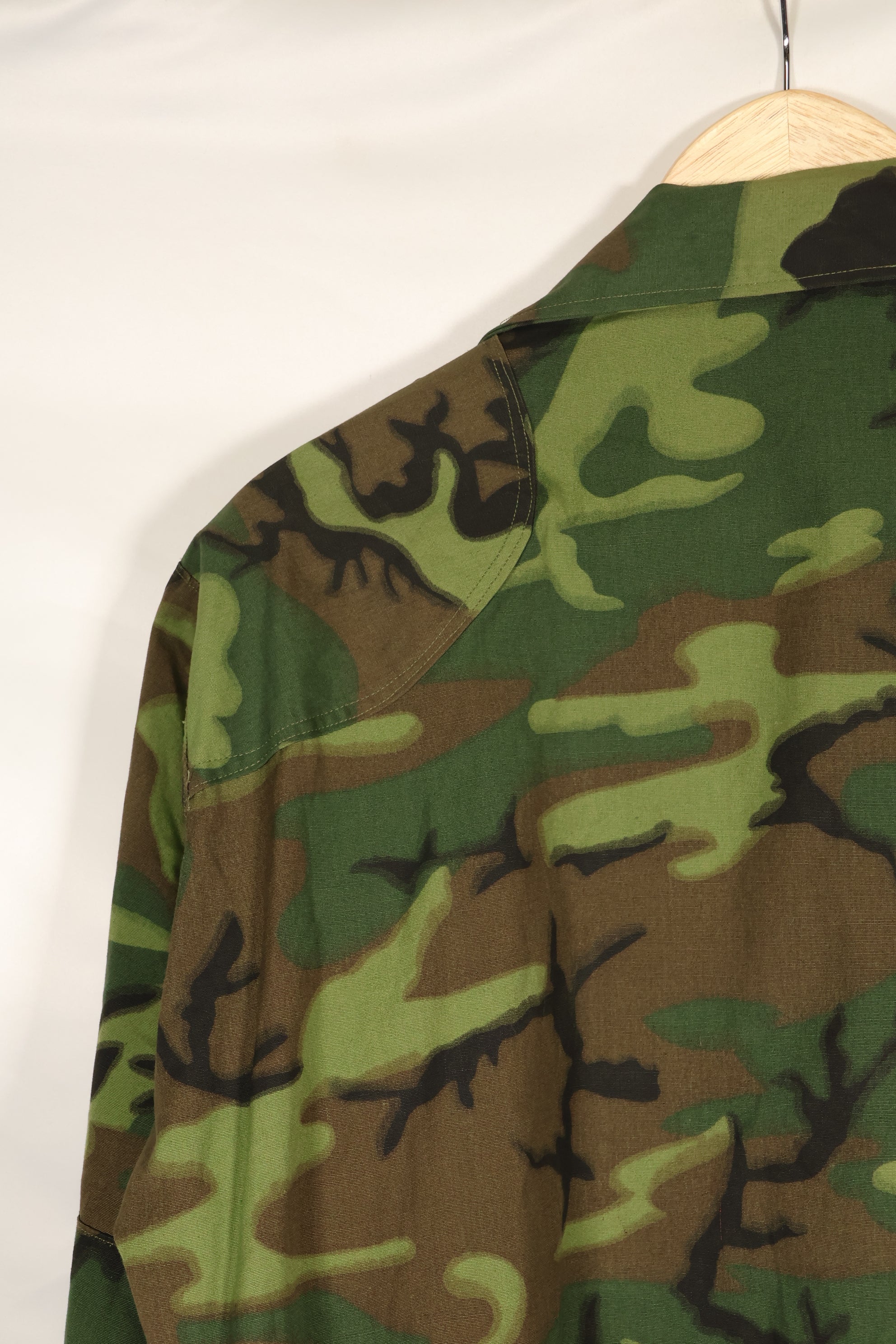 Estimated circa 1967 Deadstock US ARMY Advisor ERDL Camouflage Non Rip M59 Cut Shirt Unused