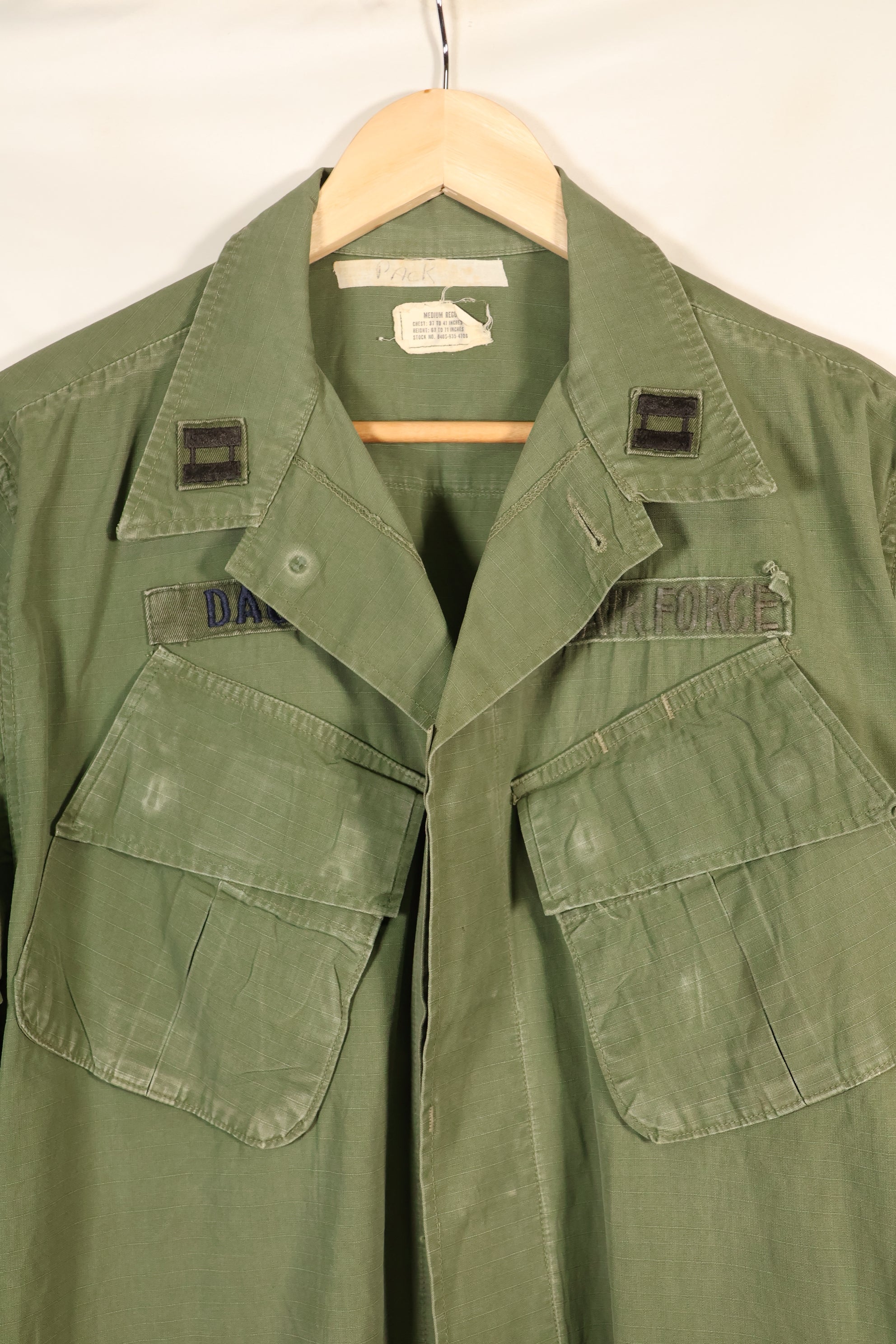 เสื้อแจ็กเก็ตแบบ Jungle Fatigue รุ่นที่ 4 ตามสัญญาปี 1969, M-R, มีแผ่นปะเพิ่มเติม, มือสอง