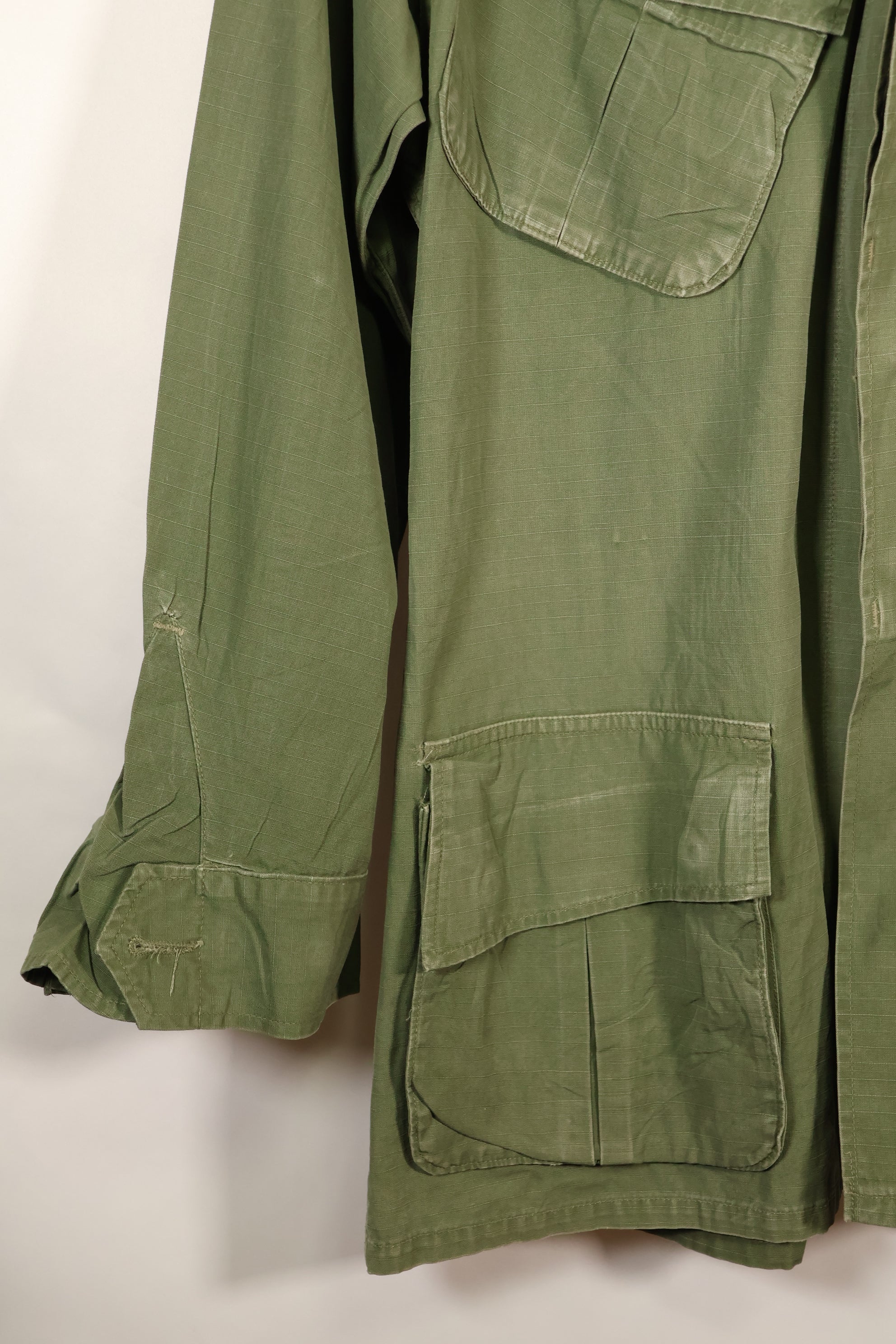 เสื้อแจ็กเก็ตแบบ Jungle Fatigue รุ่นที่ 4 ตามสัญญาปี 1969, M-R, มีแผ่นปะเพิ่มเติม, มือสอง