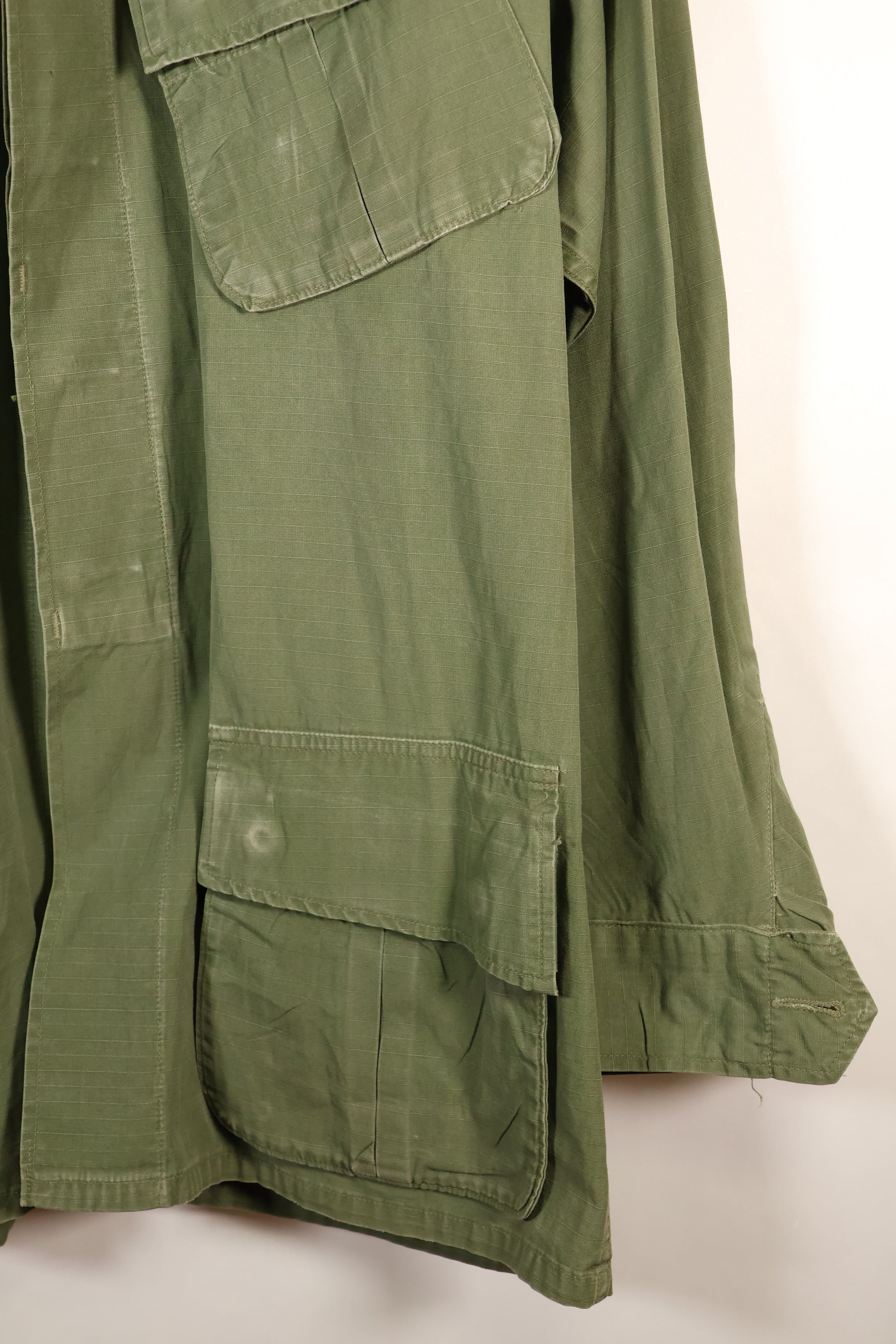 เสื้อแจ็กเก็ตแบบ Jungle Fatigue รุ่นที่ 4 ตามสัญญาปี 1969, M-R, มีแผ่นปะเพิ่มเติม, มือสอง