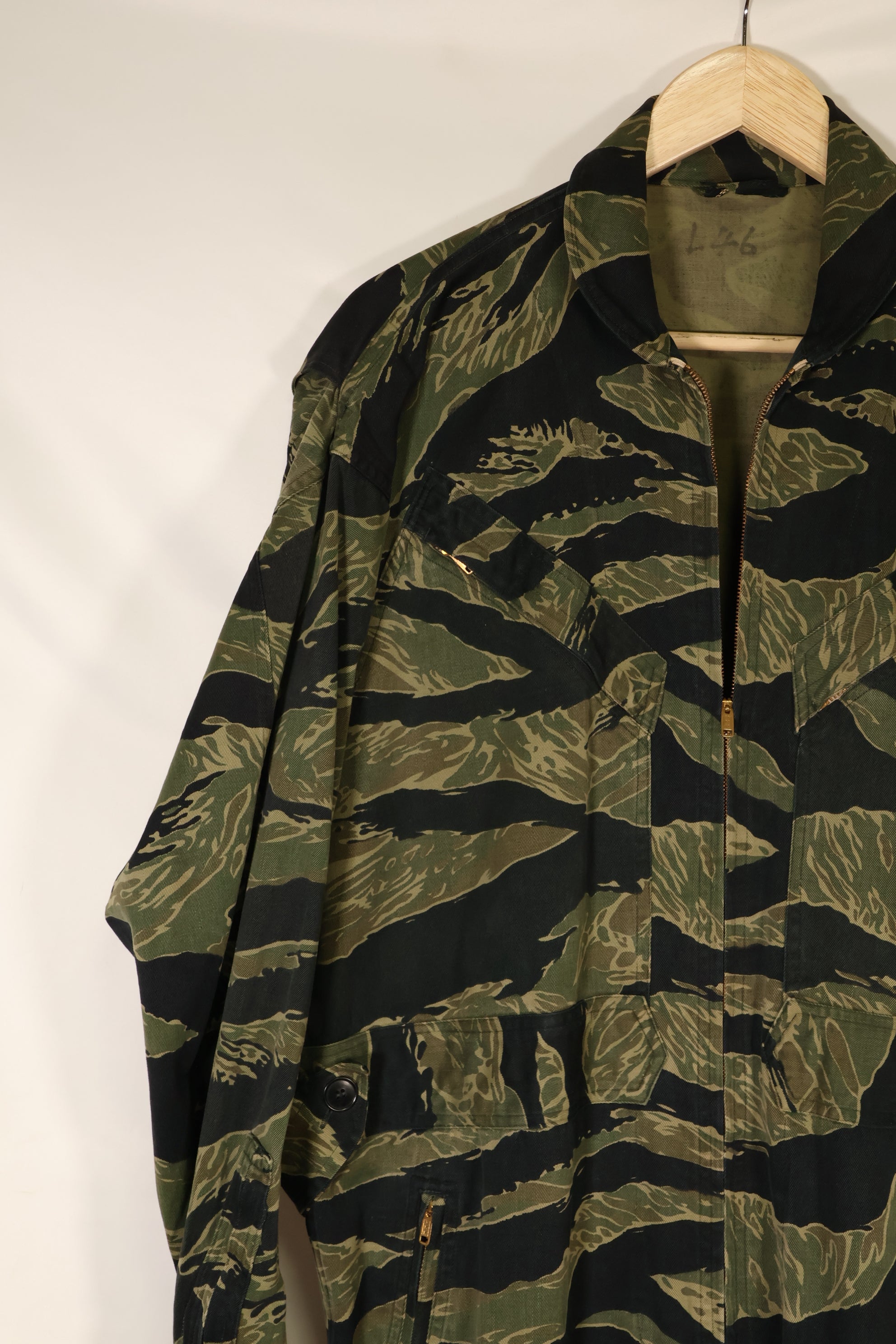 1960年代中頃　サイズ 46　沖縄タイガーパターン　タイガーストライプ フライトスーツ　中古品