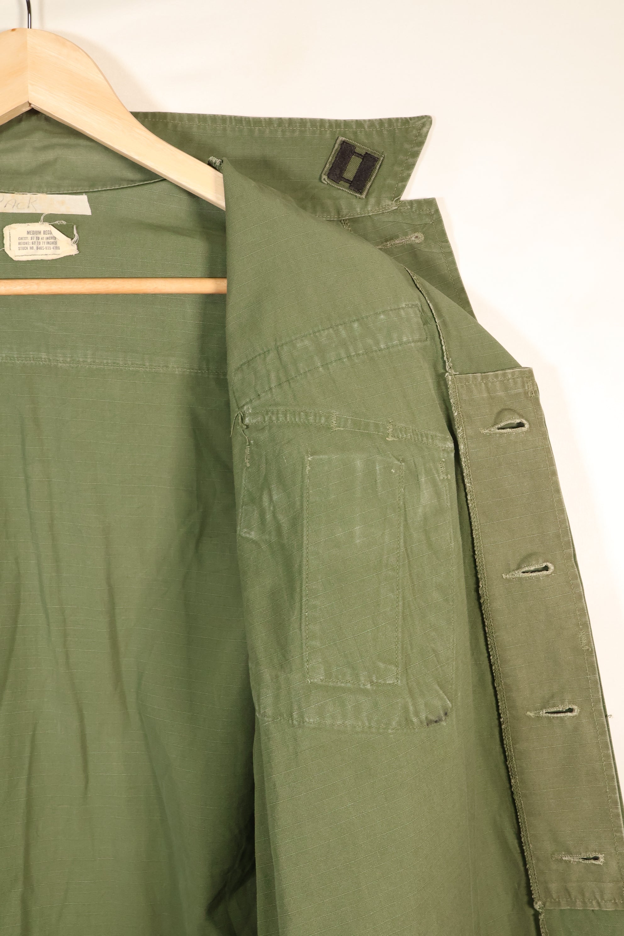 เสื้อแจ็กเก็ตแบบ Jungle Fatigue รุ่นที่ 4 ตามสัญญาปี 1969, M-R, มีแผ่นปะเพิ่มเติม, มือสอง