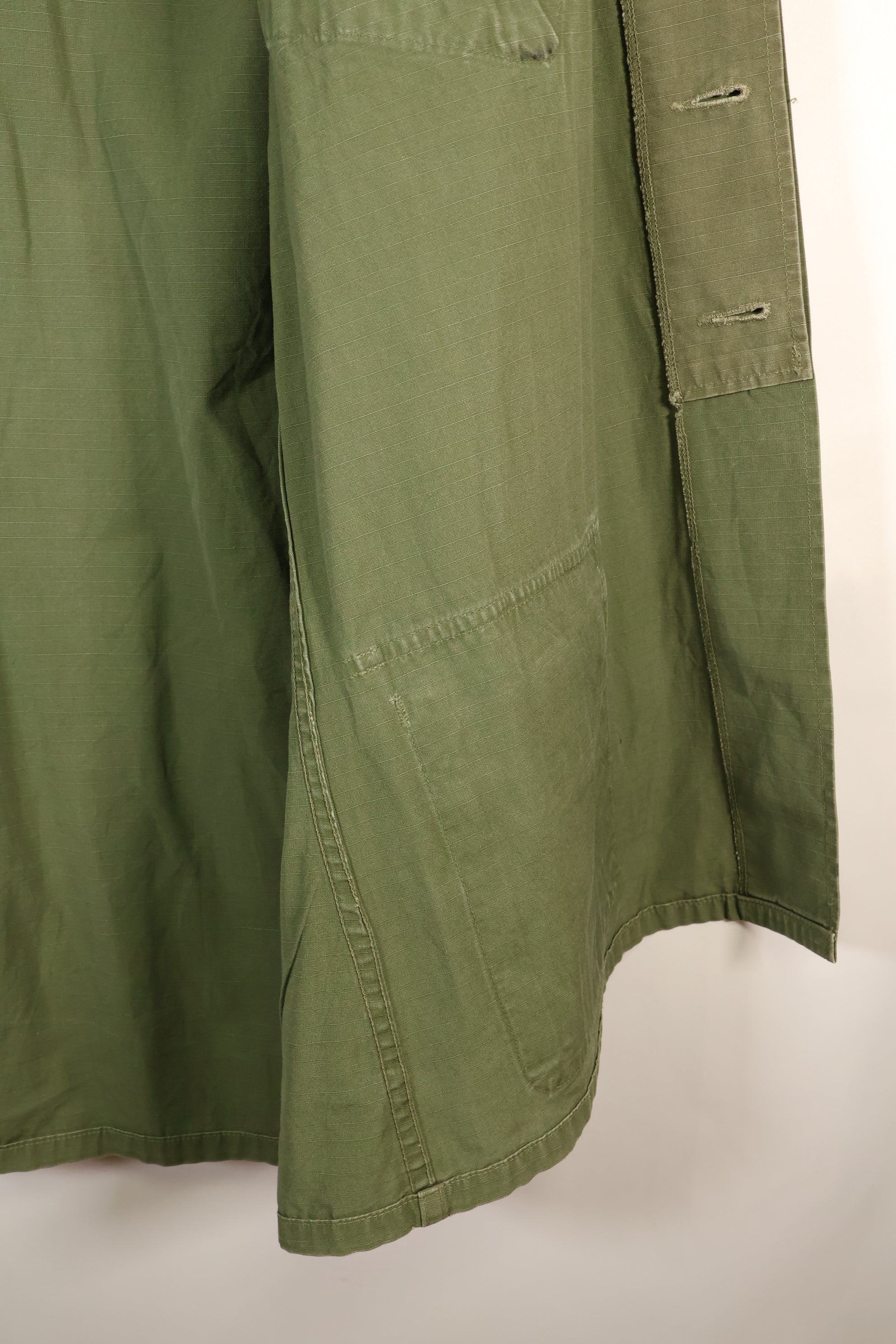 เสื้อแจ็กเก็ตแบบ Jungle Fatigue รุ่นที่ 4 ตามสัญญาปี 1969, M-R, มีแผ่นปะเพิ่มเติม, มือสอง