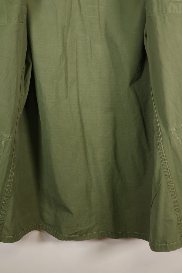 เสื้อแจ็กเก็ตแบบ Jungle Fatigue รุ่นที่ 4 ตามสัญญาปี 1969, M-R, มีแผ่นปะเพิ่มเติม, มือสอง