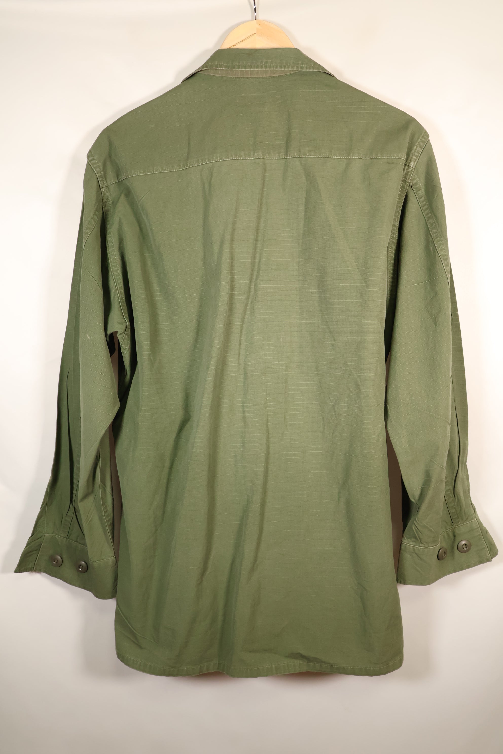 เสื้อแจ็กเก็ตแบบ Jungle Fatigue รุ่นที่ 4 ตามสัญญาปี 1969, M-R, มีแผ่นปะเพิ่มเติม, มือสอง