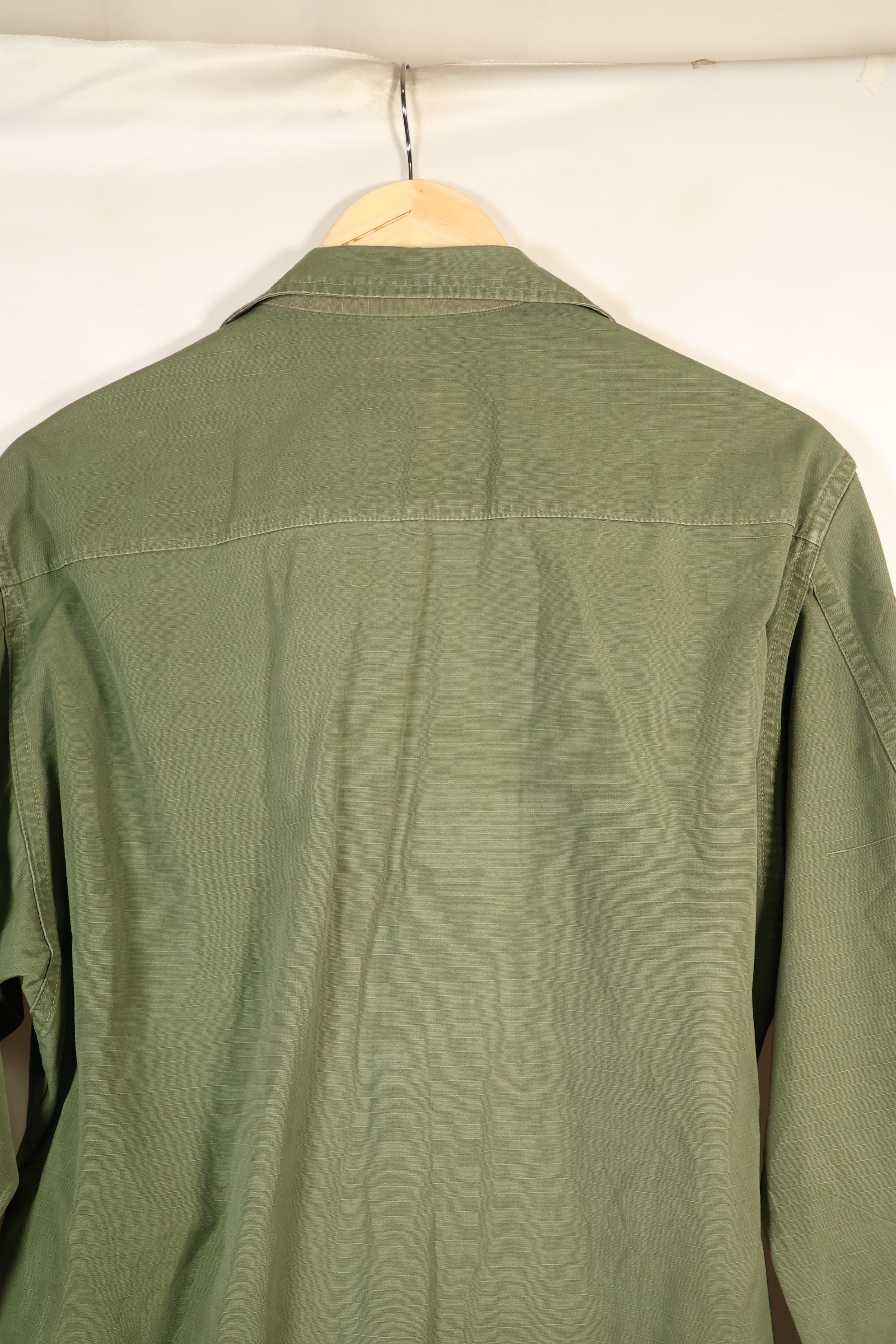 เสื้อแจ็กเก็ตแบบ Jungle Fatigue รุ่นที่ 4 ตามสัญญาปี 1969, M-R, มีแผ่นปะเพิ่มเติม, มือสอง