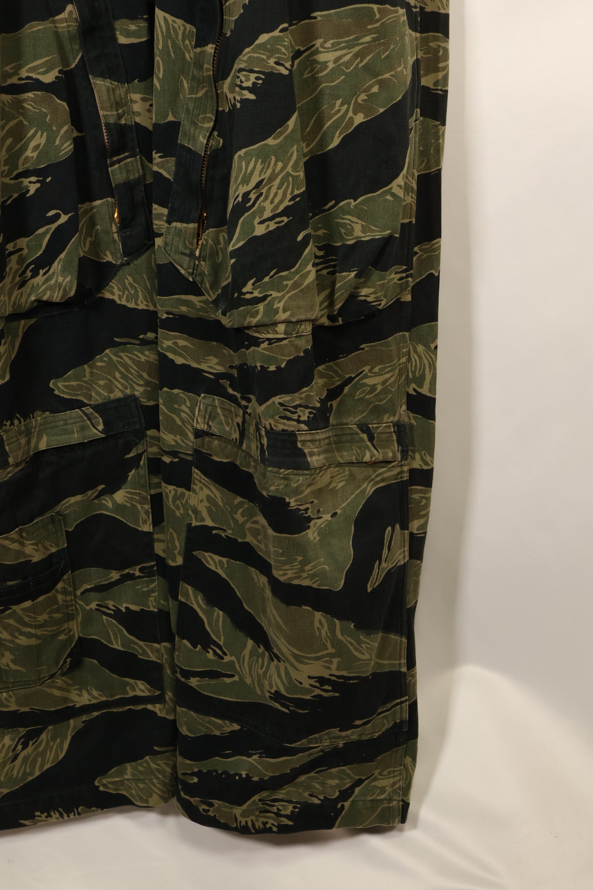 1960年代中頃　サイズ 46　沖縄タイガーパターン　タイガーストライプ フライトスーツ　中古品