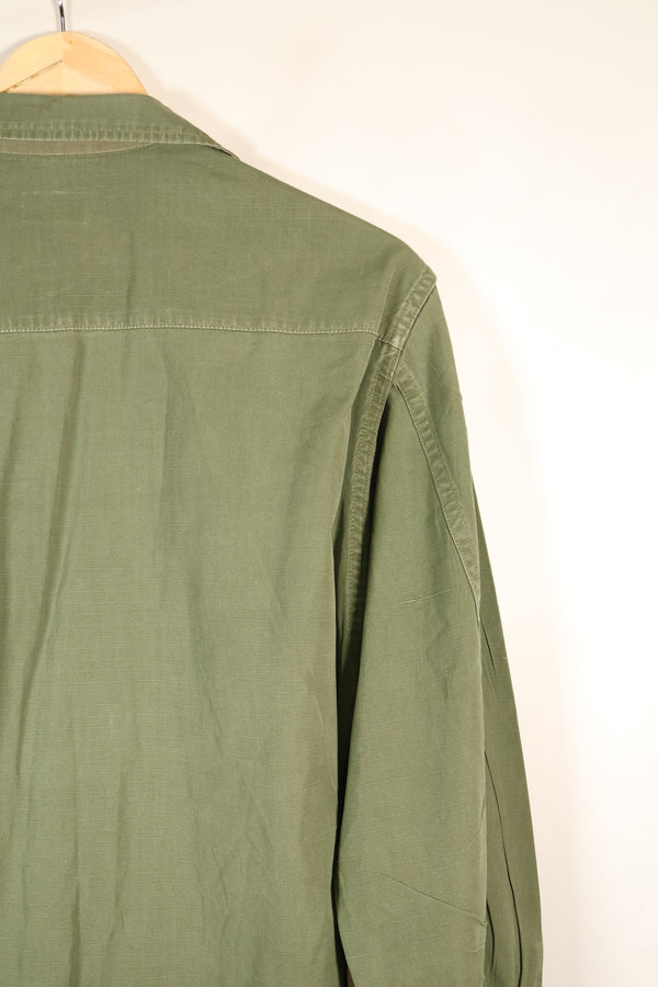 เสื้อแจ็กเก็ตแบบ Jungle Fatigue รุ่นที่ 4 ตามสัญญาปี 1969, M-R, มีแผ่นปะเพิ่มเติม, มือสอง