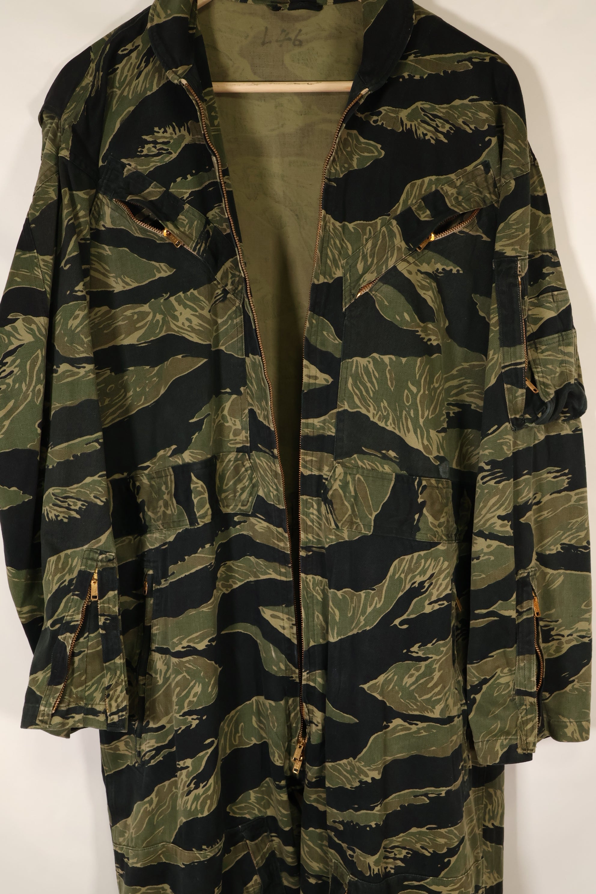 1960年代中頃　サイズ 46　沖縄タイガーパターン　タイガーストライプ フライトスーツ　中古品