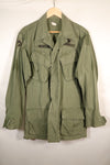 เสื้อแจ็คเก็ตแบบป่า รุ่นที่ 3 ตามสัญญาปี 1967, M-R, กองทัพสหรัฐฯ, มีตราติด, มือสอง