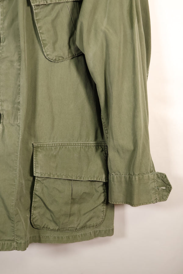 เสื้อแจ็คเก็ตแบบป่า รุ่นที่ 3 ตามสัญญาปี 1967, M-R, กองทัพสหรัฐฯ, มีตราติด, มือสอง