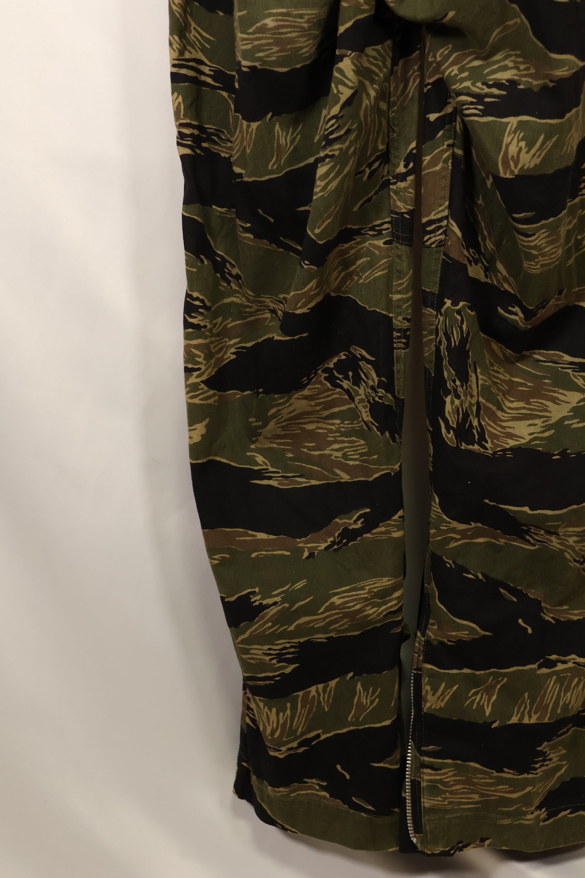Mid-1960s Okinawa Tiger Pattern Tiger Stripe Flight Suit Used
