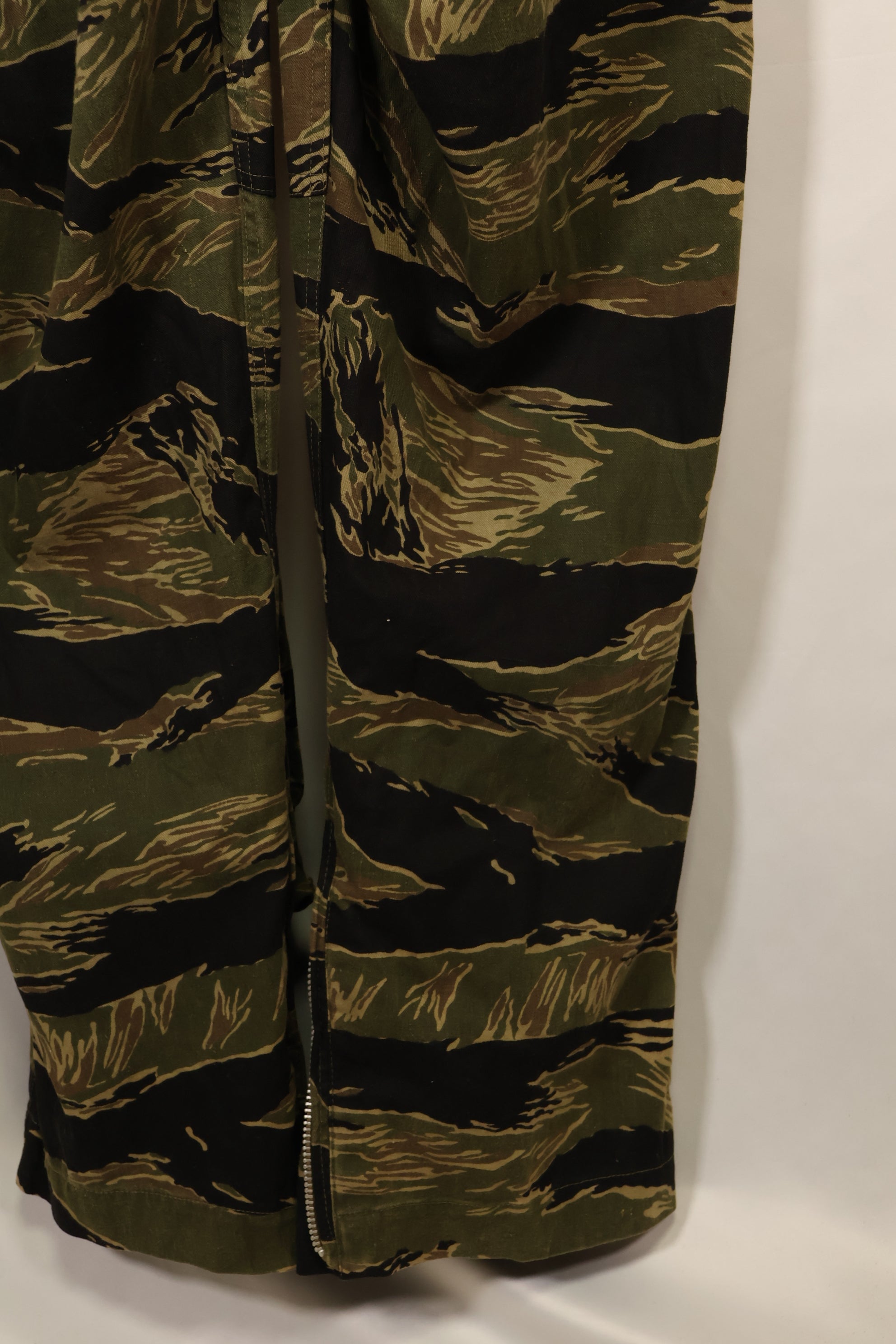 Mid-1960s Okinawa Tiger Pattern Tiger Stripe Flight Suit Used