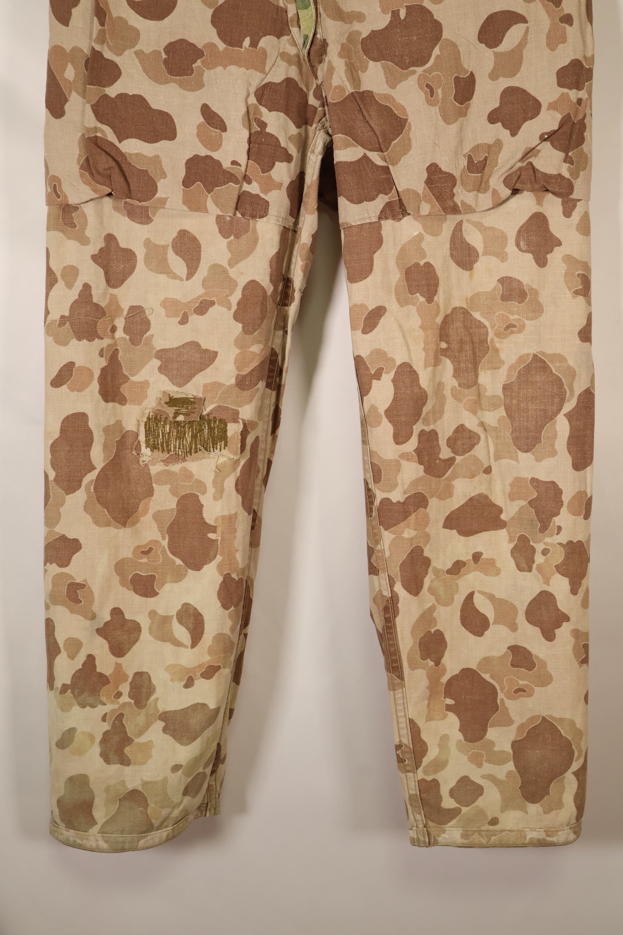 ทศวรรษ 1940 สงครามโลกครั้งที่ 2 USMC P-44 ลายพรางฟร็อกสกิน กางเกงล่าสัตว์น้ำ มีรอยซ่อมแซม สินค้ามือสอง