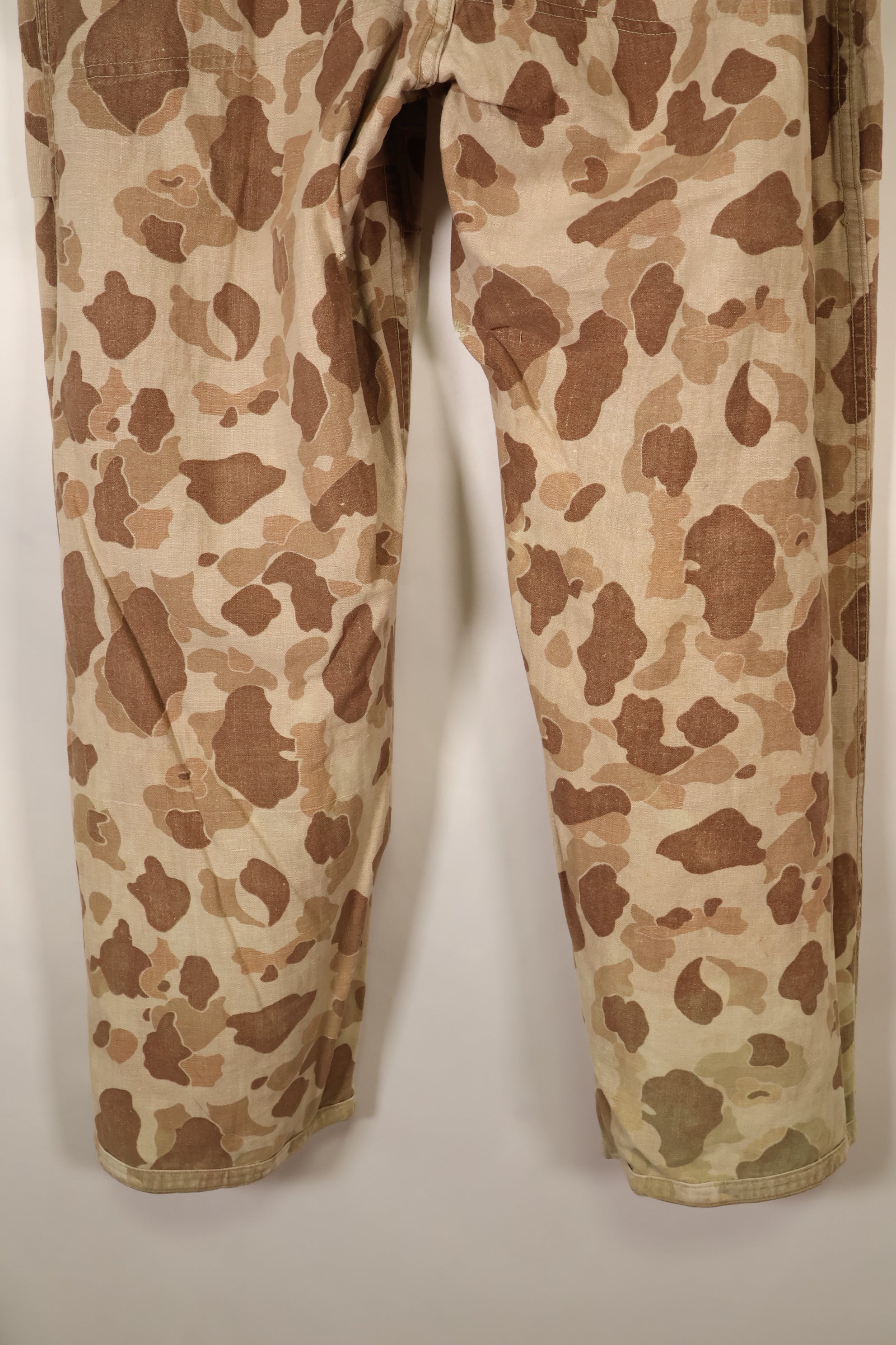 ทศวรรษ 1940 สงครามโลกครั้งที่ 2 USMC P-44 ลายพรางฟร็อกสกิน กางเกงล่าสัตว์น้ำ มีรอยซ่อมแซม สินค้ามือสอง