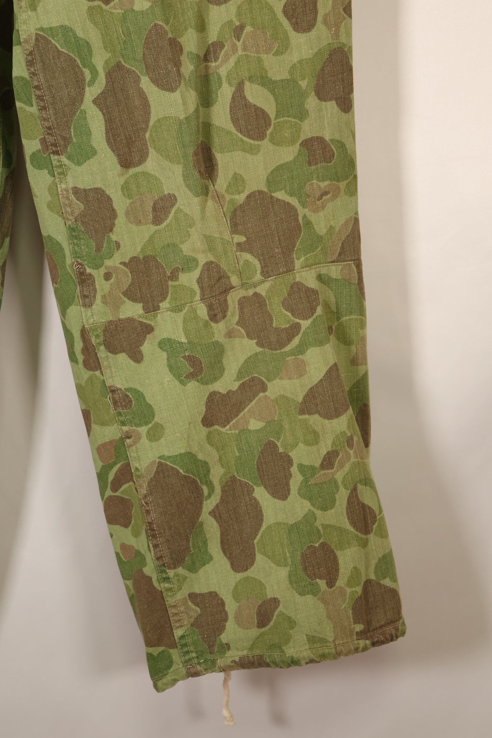 1940s WWII USMC P-44 Frogskin Camouflage Pants, Good Condition, Some Fading, Used