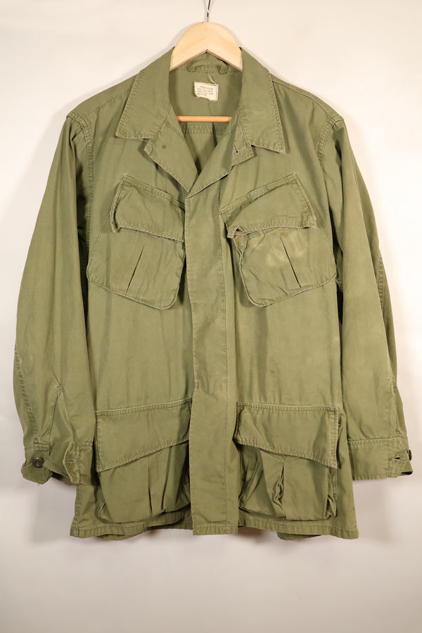 แจ็กเก็ตสนามแบบ Jungle Fatigue รุ่นที่ 3 ตามสัญญา M-R ปี 1967 – สีจางเล็กน้อย – มือสอง