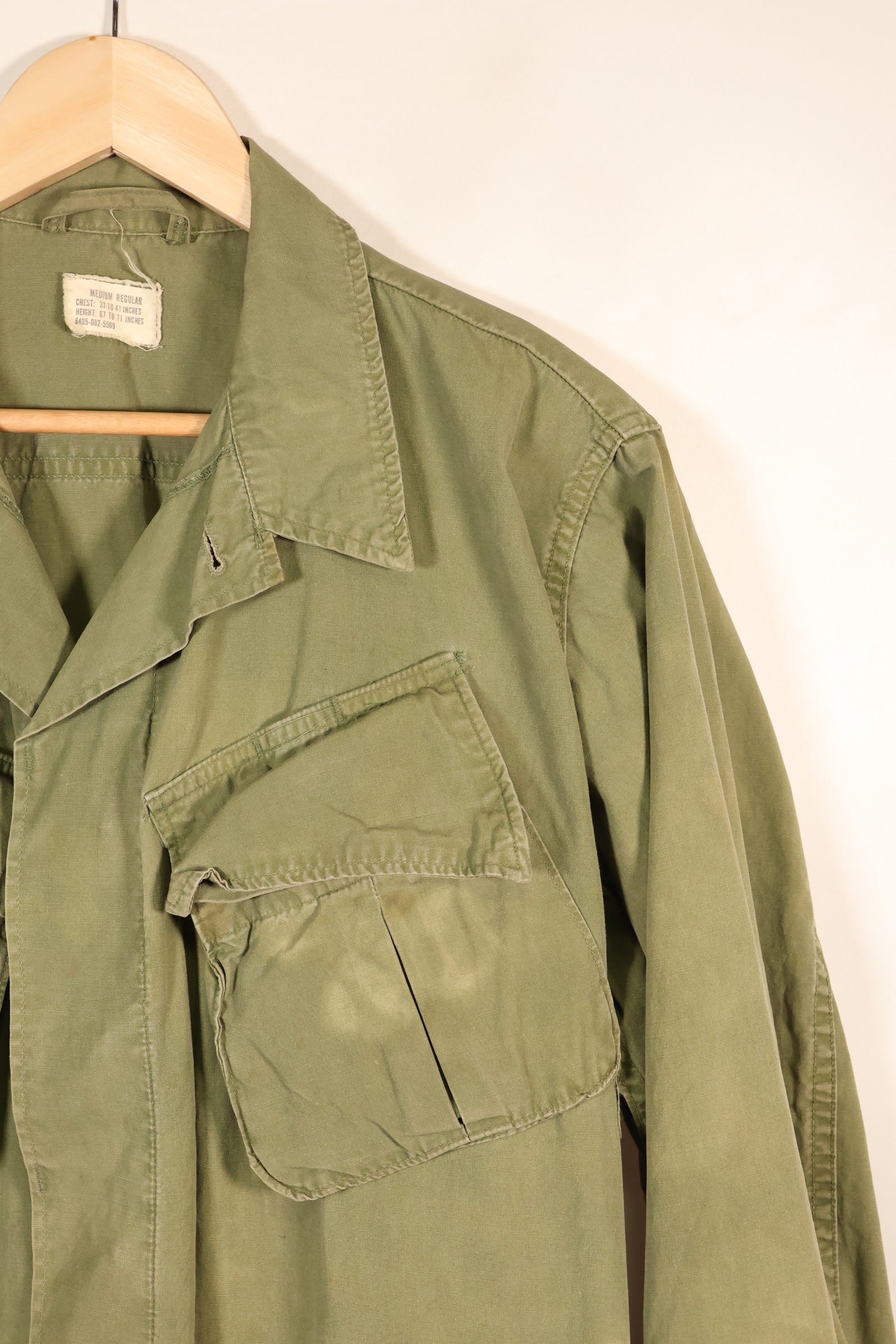 แจ็กเก็ตสนามแบบ Jungle Fatigue รุ่นที่ 3 ตามสัญญา M-R ปี 1967 – สีจางเล็กน้อย – มือสอง